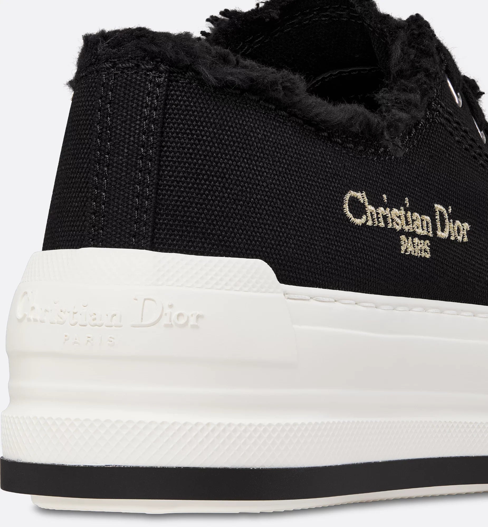 Walk'n' Platform Embroidered Sneaker